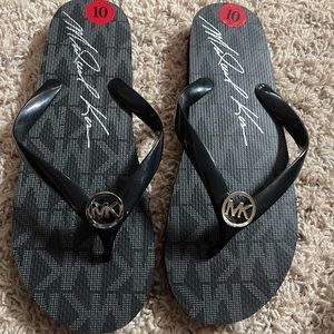 New! MK flip flops